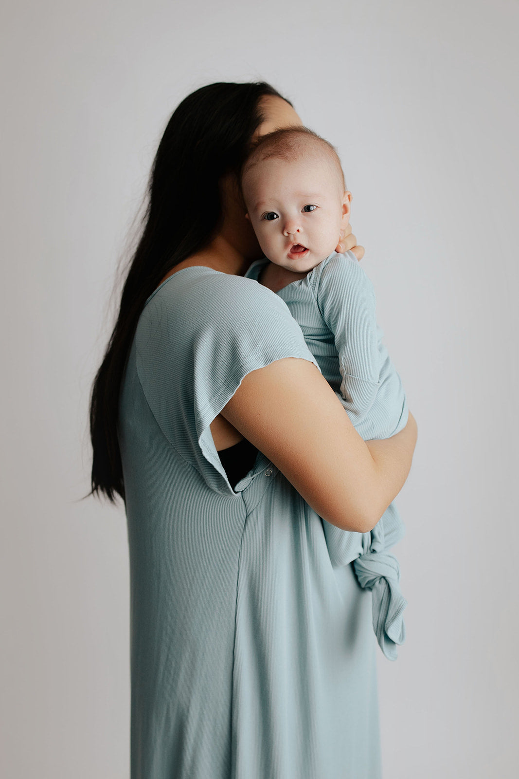 Ribbed Bluebird Labor & Delivery Gown