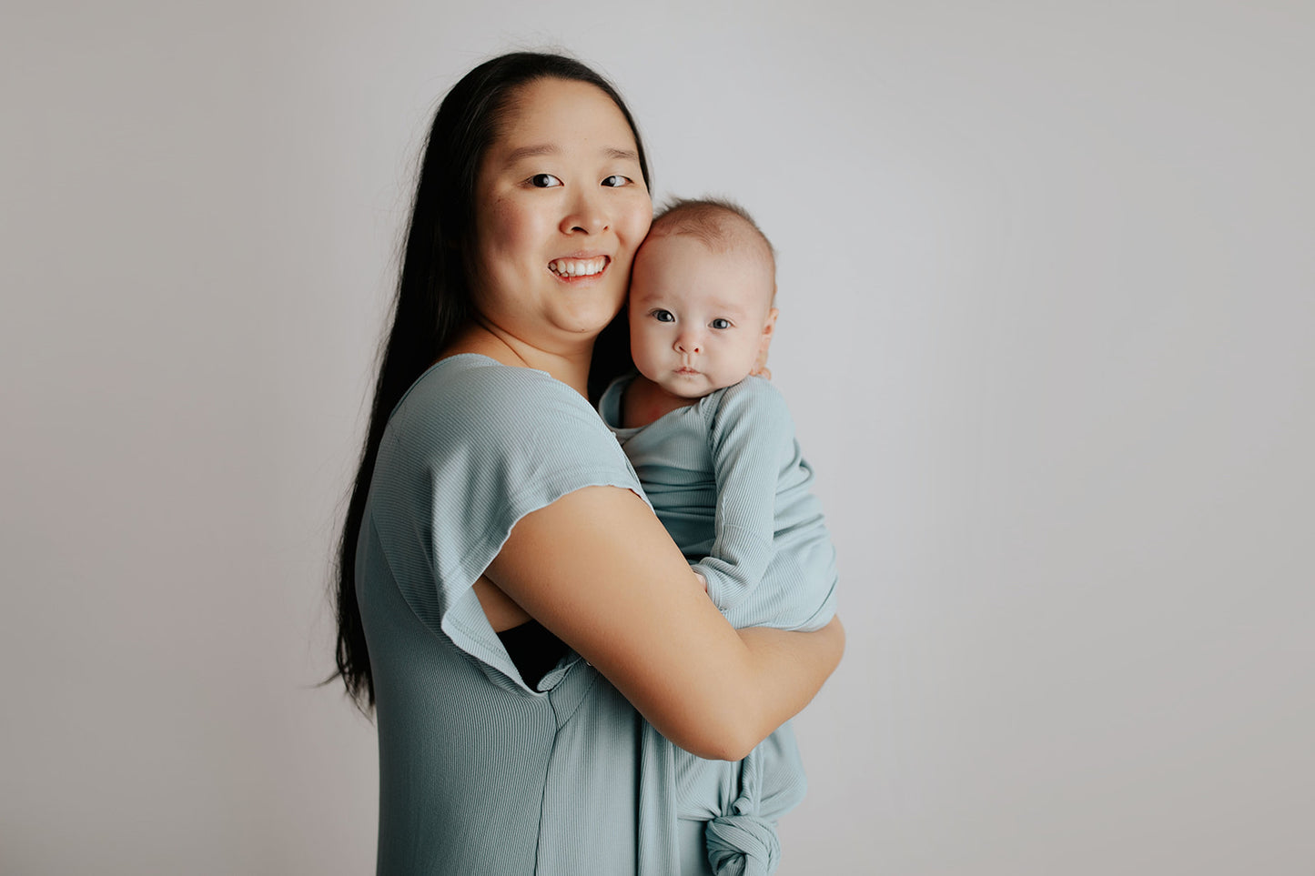 Ribbed Bluebird Labor & Delivery Gown